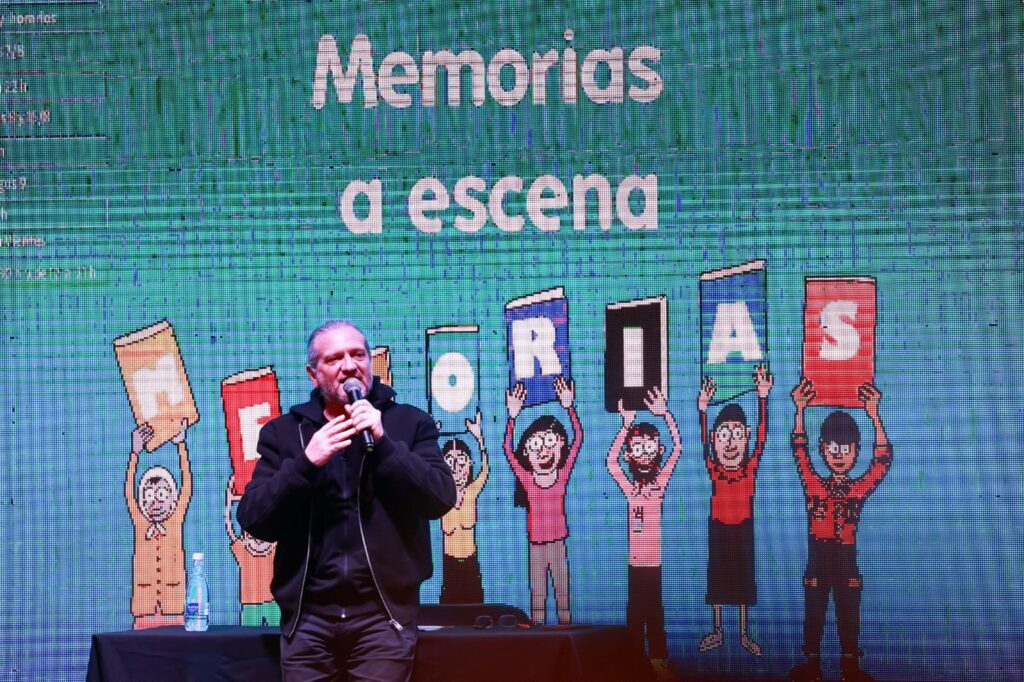 La Feria del Libro Jujuy vivió un sábado a plena literatura, reflexión, teatro y música