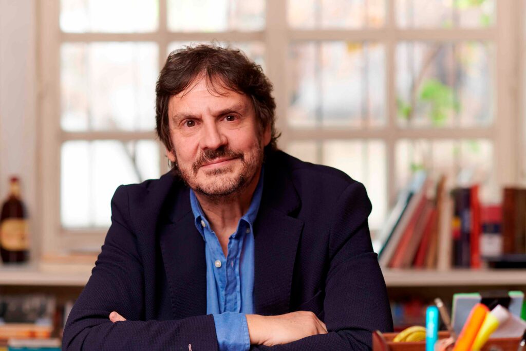 Felipe Pigna llega a la Feria del Libro Jujuy para poner las memorias del ’76 en escena